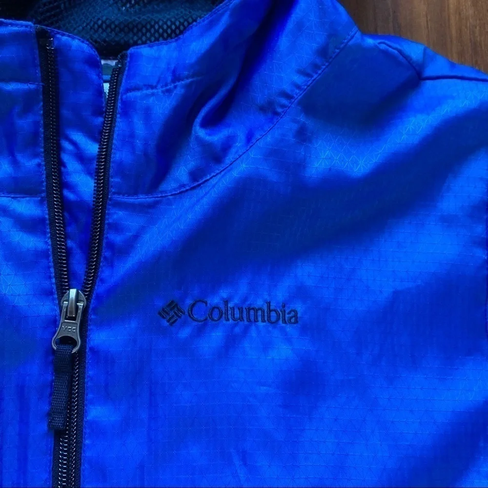 Columbia blue‎ windbreaker size L (10/12)
